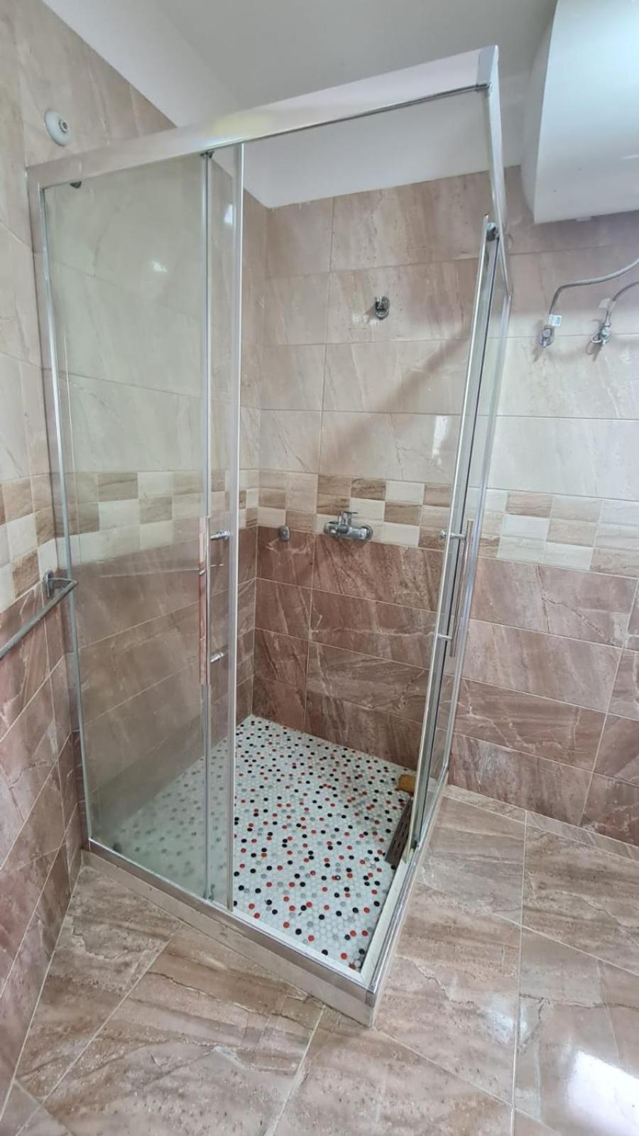 Calmly, Spacious Apartment Next To Usa Embassy Тирана Экстерьер фото