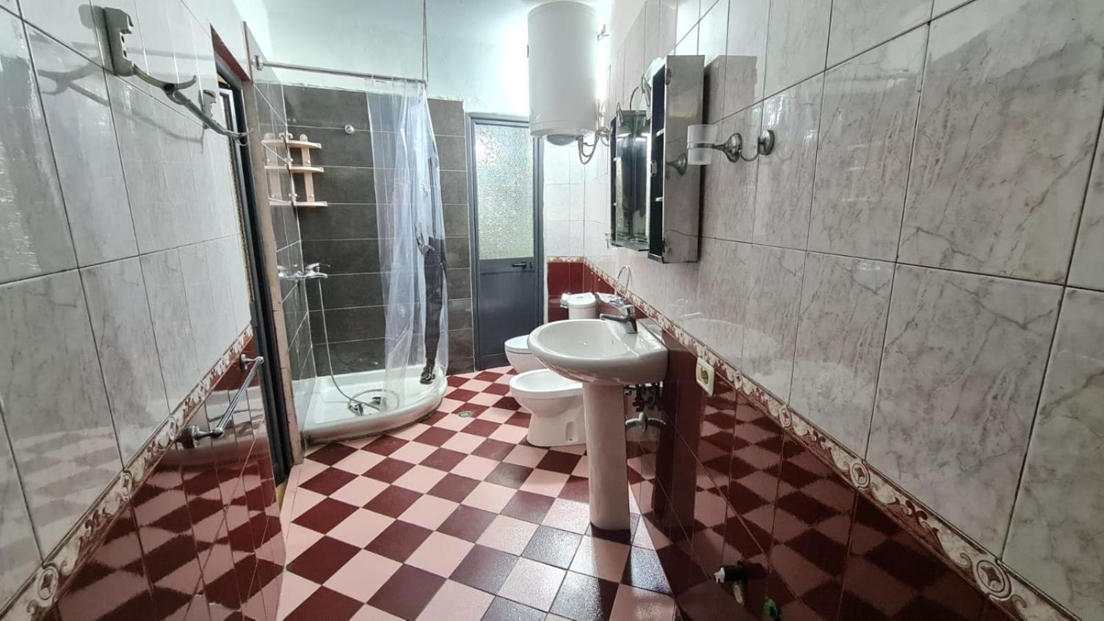 Calmly, Spacious Apartment Next To Usa Embassy Тирана Экстерьер фото