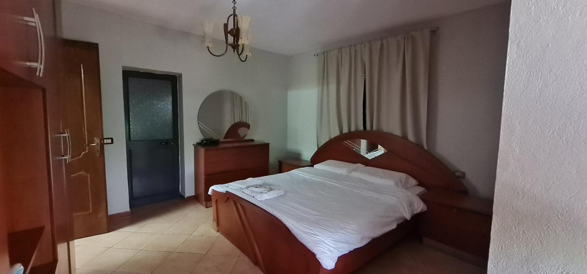 Calmly, Spacious Apartment Next To Usa Embassy Тирана Номер фото