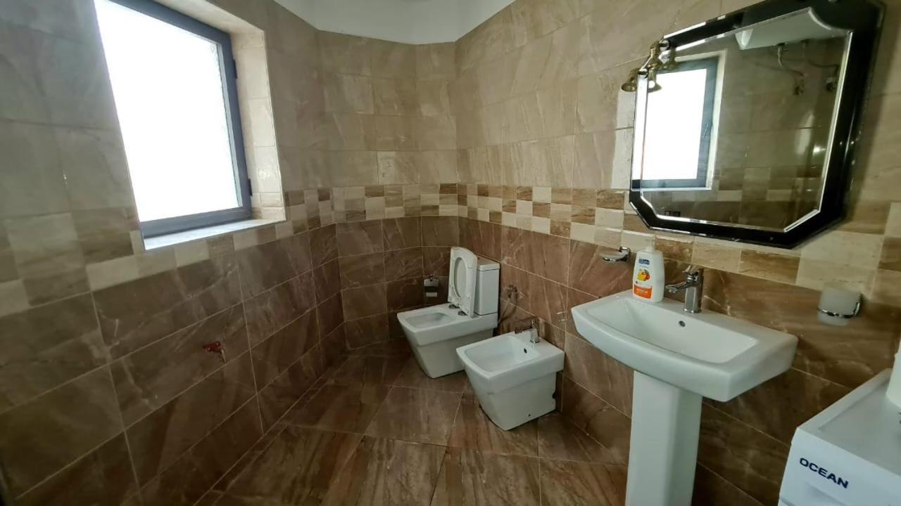 Calmly, Spacious Apartment Next To Usa Embassy Тирана Экстерьер фото