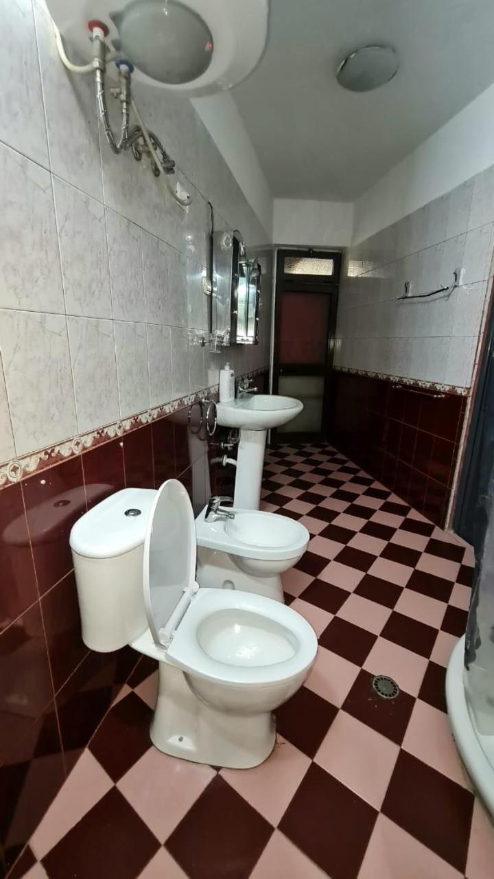 Calmly, Spacious Apartment Next To Usa Embassy Тирана Экстерьер фото