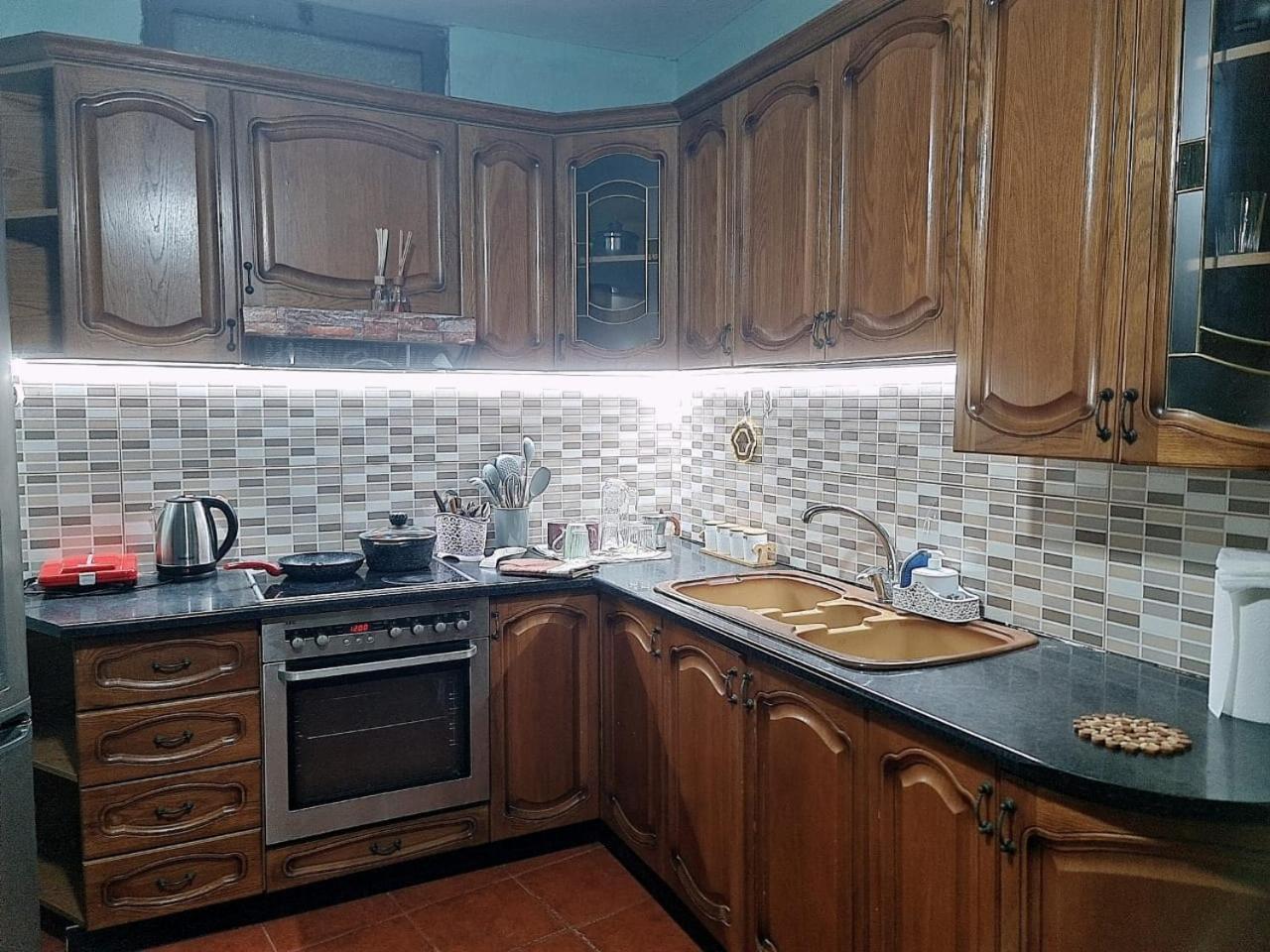Calmly, Spacious Apartment Next To Usa Embassy Тирана Экстерьер фото